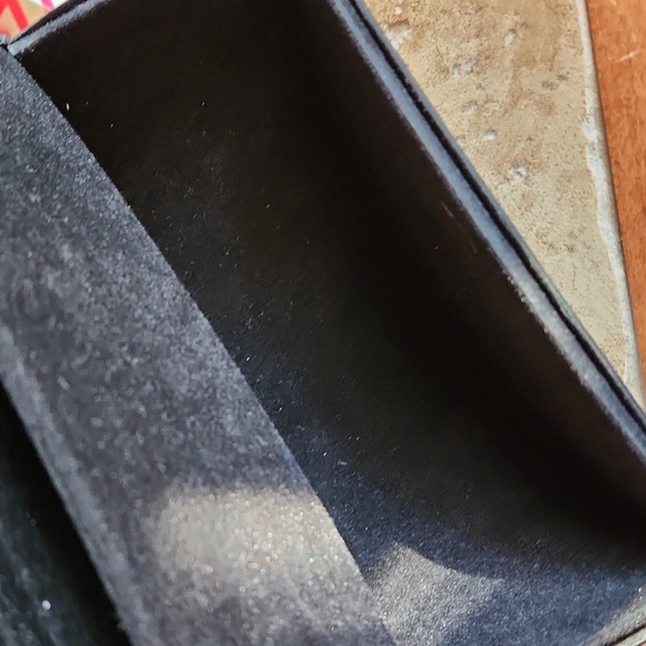 Marc by Marc Jacobs black hard shell eyeglass/sunglasses holder - Picture 8 of 11